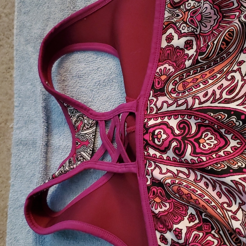 Workout top - Picture 4 of 4